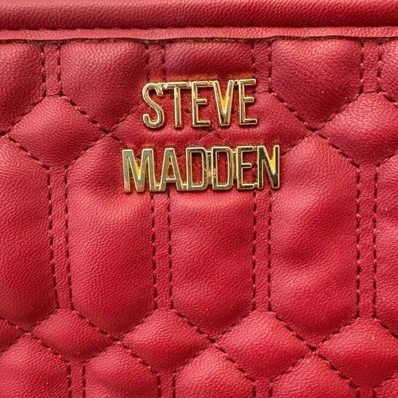Steve Madden Red Crossbody Mini Purse Quilted Zipper Closure Gold Hardware - Picture 3 of 13